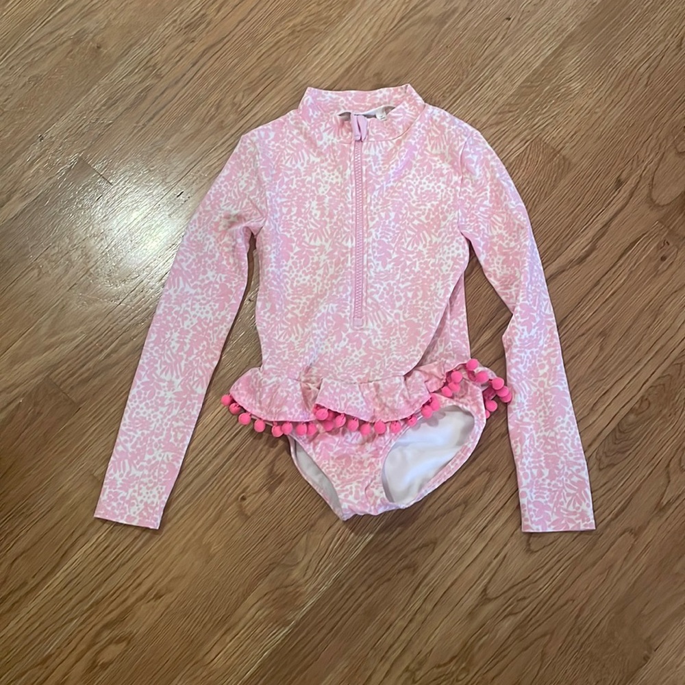 Girls 6-7 one piece long sleeve zip up bathing suit
